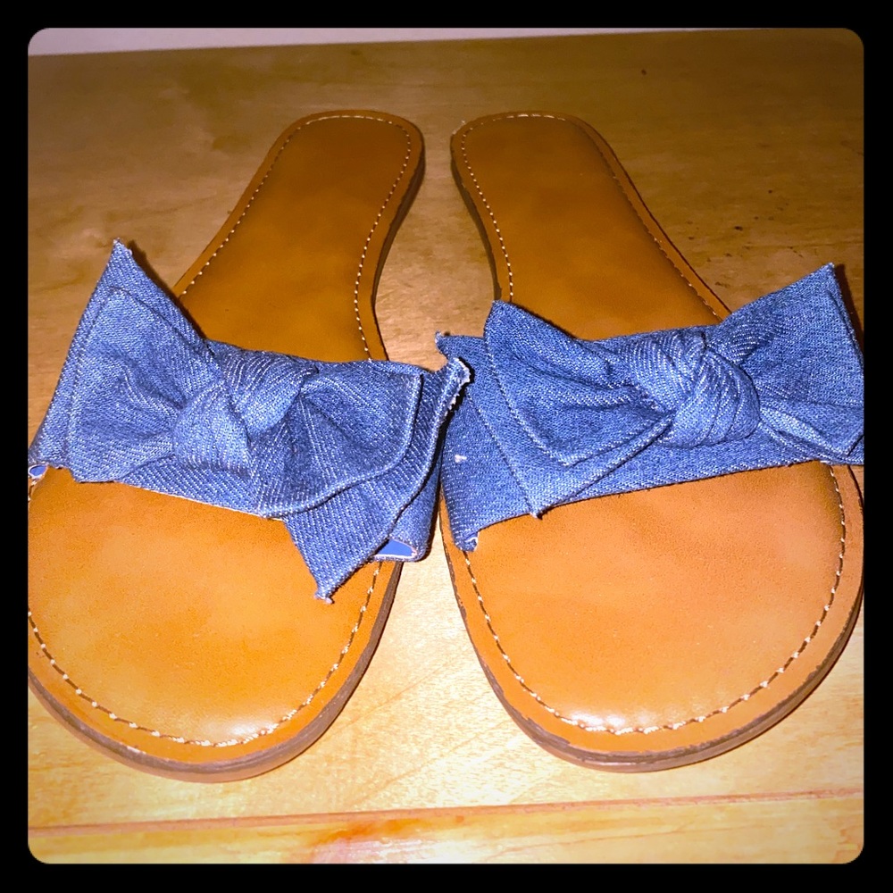 Jean Bow Tie Flat Sandals Size 11